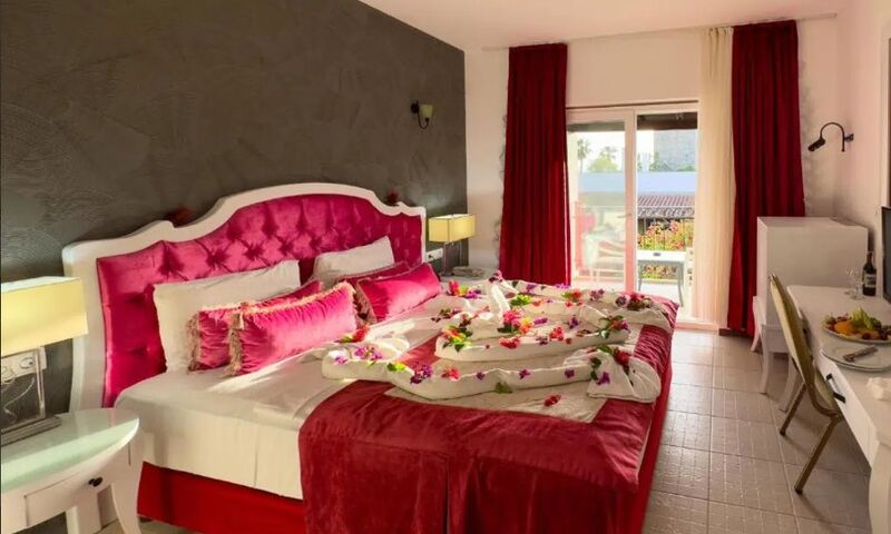 TİANA BEACH RESORT HOTEL 4 GECE 5 GÜN
